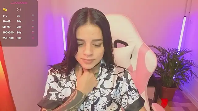 Nicole Foxx  online show from 05/19/26, 03:40