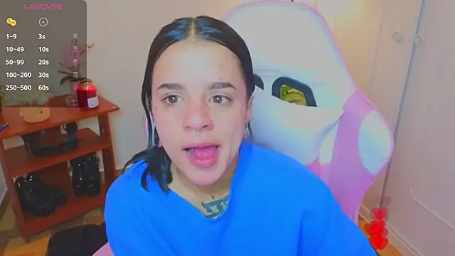 Nicole Foxx  online show from 07/10/26, 07:38