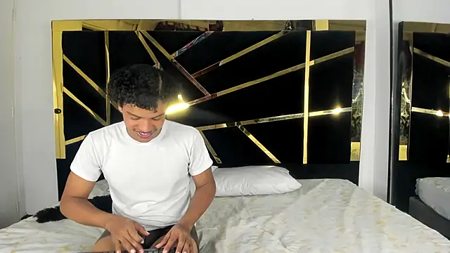 Snapshot of DanteAndKyle chatting on 01/30/25, 12:59 DanteAndKyle online show from 01/30/25, 12:59