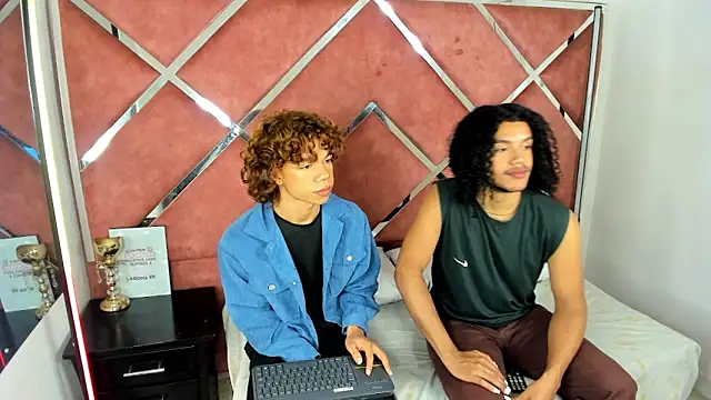 Snapshot of DanteAndKyle chatting on 03/02/25, 08:29 DanteAndKyle online show from 03/02/25, 08:29