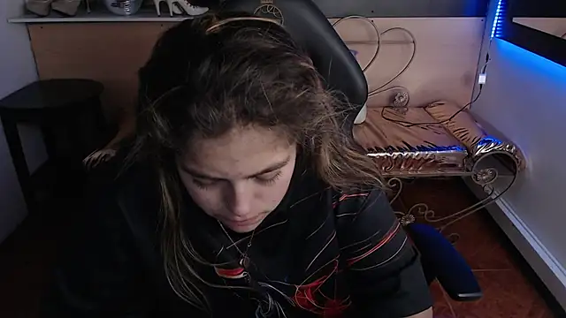 Kitten Cam online show from 10/17/25, 03:42