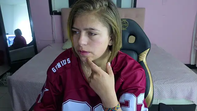 Kitten Cam online show from 04/14/26, 11:44