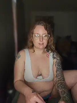 TattedMamaXOXO online show from 04/01/26, 04:37