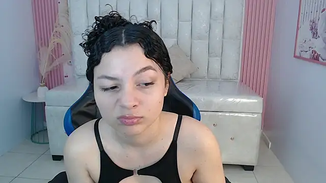 shalon diaz s online show from 10/18/25, 01:12