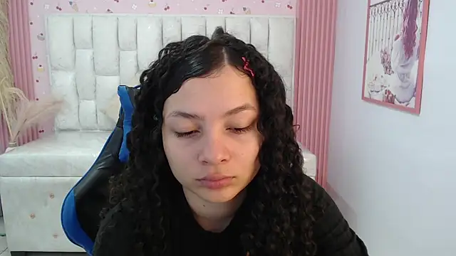 shalon diaz s online show from 11/15/25, 01:18