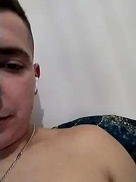 Pesos17 online show from 09/28/25, 03:23