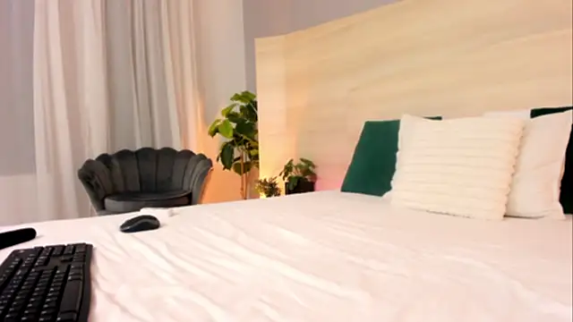 EllaWhiteX online show from 05/29/26, 05:00