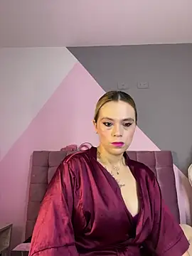 RayaCarr  online show from 12/18/25, 12:33