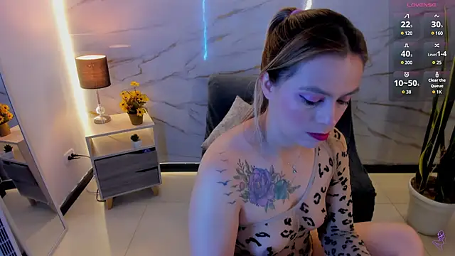 RayaCarr  online show from 04/30/26, 01:06