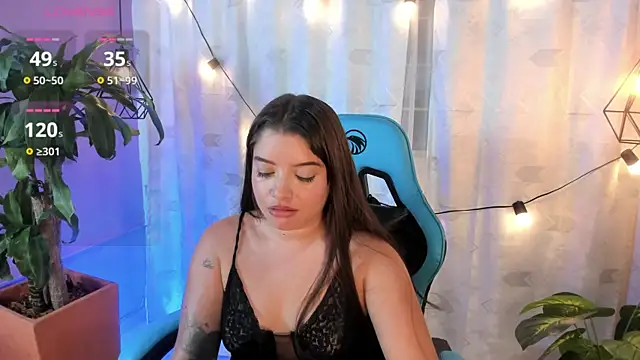 Lia little18 online show from 05/15/26, 09:33