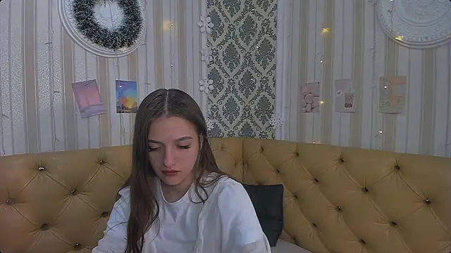 Snapshot of Katy__Cute chatting on 03/21/25, 02:18 Katy Cute online show from 03/21/25, 02:18