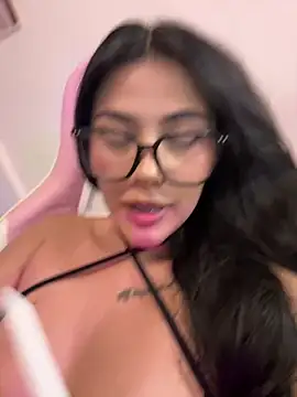 Snapshot of angelic1 chatting on 07/18/26, 01:04 angelic1 online show from 07/18/26, 01:04