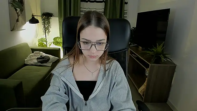 PamBeesly online show from 03/19/25, 02:35