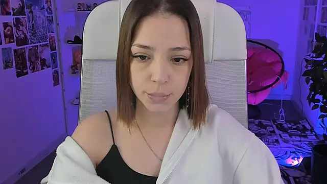 PamBeesly online show from 12/22/25, 03:20