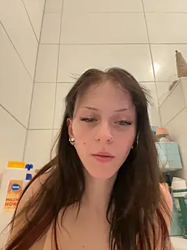 Snapshot of Ciara2004 chatting on 11/08/25, 09:09 Ciara2004 online show from 11/08/25, 09:09