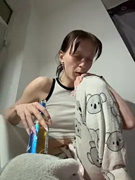 Ciara2004 online show from 11/24/25, 06:40