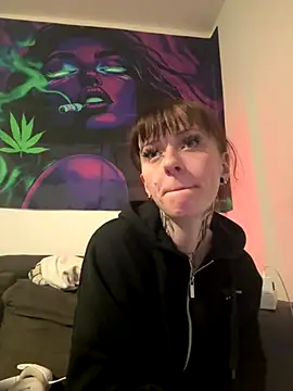 Ciara2004 online show from 12/13/25, 08:14