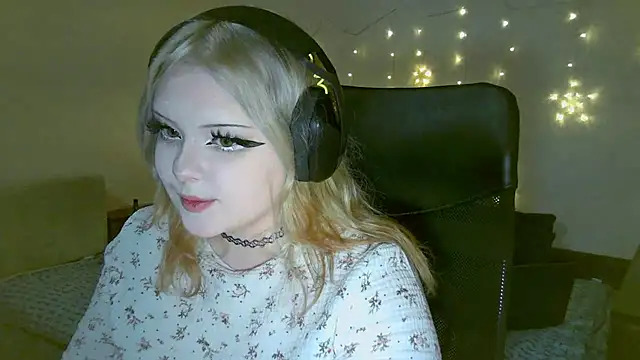 Electro doll online show from 02/13/25, 02:09