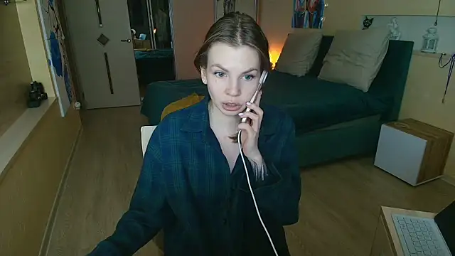 ReginaSparkle online show from 10/24/25, 05:53