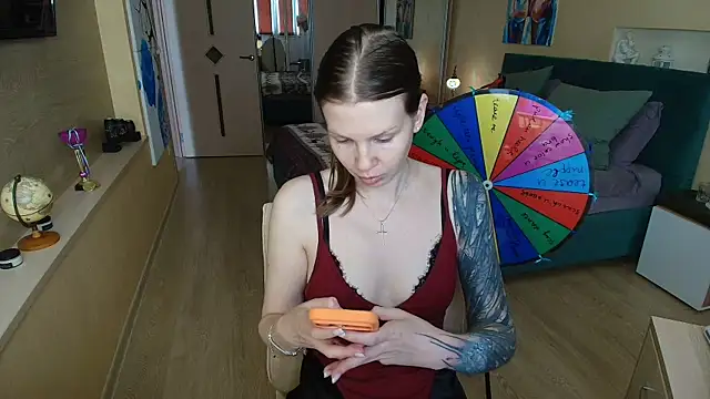 Snapshot of ReginaSparkle chatting on 06/19/26, 09:35 ReginaSparkle online show from 06/19/26, 09:35
