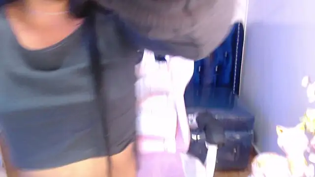 Snapshot of Paulette_v chatting on 02/25/25, 04:00 Paulette v online show from 02/25/25, 04:00