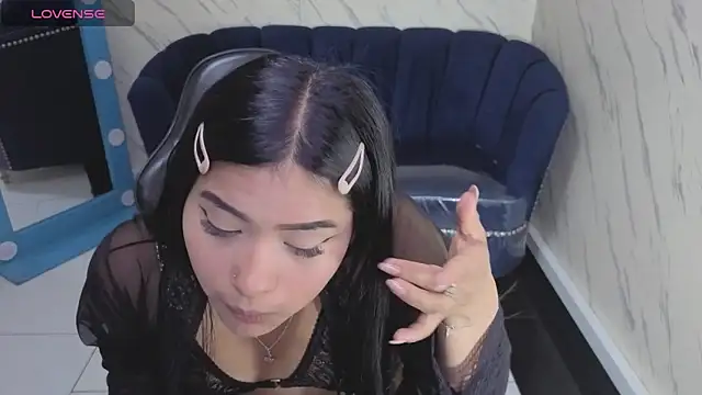 Paulette v online show from 11/24/25, 01:11