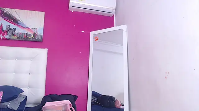 tinyy whore18 online show from 10/23/25, 03:44