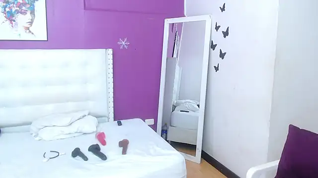 tinyy whore18 online show from 02/24/26, 07:56