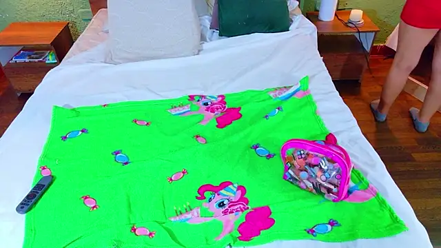 tinyy whore18 online show from 04/04/26, 08:34