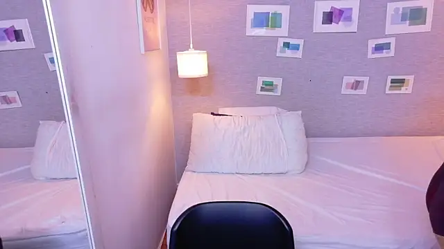 tinyy whore18 online show from 04/15/26, 02:13