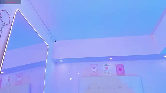 ScarlettDreamss7 online show from 04/19/26, 06:10