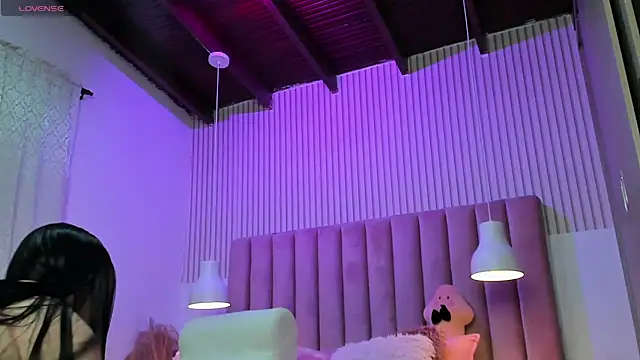 ScarlettDreamss7 online show from 05/17/26, 12:45