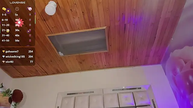 emili clark online show from 03/09/25, 10:52