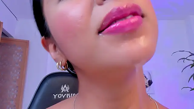 sophierooy22 online show from 02/21/25, 09:11