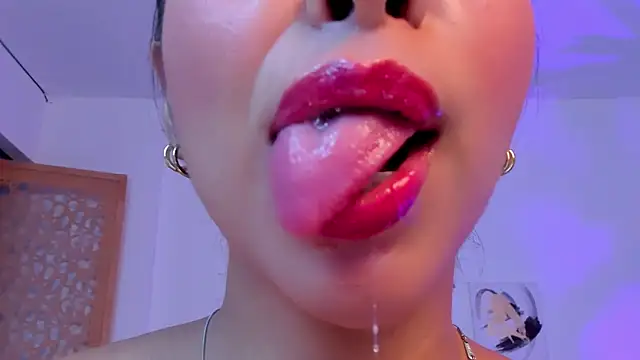 sophierooy22 online show from 03/14/25, 10:50