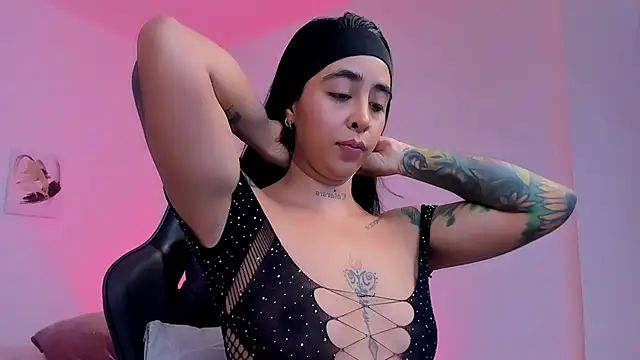 sophierooy22 online show from 11/03/25, 02:18