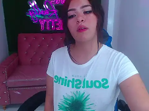 Snapshot of edda_t chatting on 01/25/25, 12:59 edda t online show from 01/25/25, 12:59