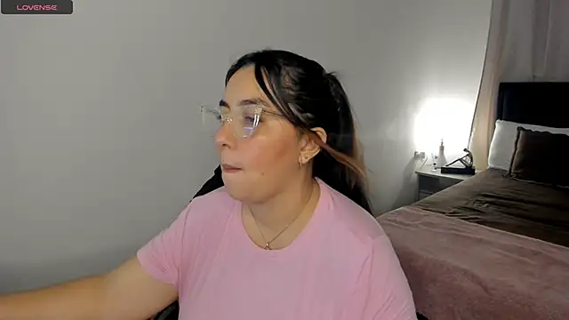 brithany olson25 online show from 12/13/25, 08:36