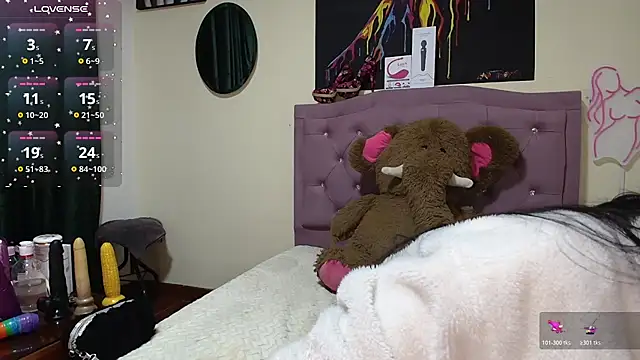 Emmie Hot online show from 11/27/25, 12:07