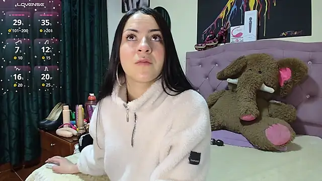 Emmie Hot online show from 12/22/25, 12:02