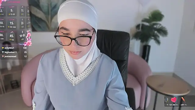 Ayha khalaf online show from 09/18/25, 01:18