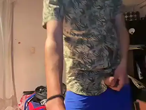 Snapshot of elviolagays91 chatting on 02/10/25, 04:52 elviolagays91 online show from 02/10/25, 04:52