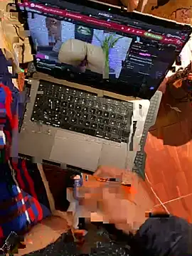 Snapshot of elviolagays91 chatting on 02/19/25, 06:00 elviolagays91 online show from 02/19/25, 06:00