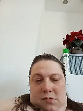 Snapshot of HotHornyEmmaX chatting on 05/28/26, 11:18 HotHornyEmmaX online show from 05/28/26, 11:18