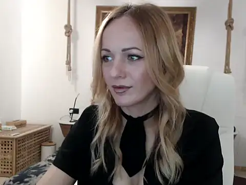 Snapshot of EllyaDiamond chatting on 01/29/25, 07:53 EllyaDiamond online show from 01/29/25, 07:53