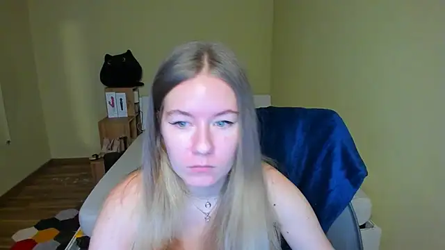 EmilyPaw online show from 02/14/25, 08:52