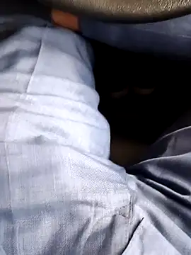 Snapshot of Raj41 chatting on 09/22/25, 04:03 Raj41 online show from 09/22/25, 04:03