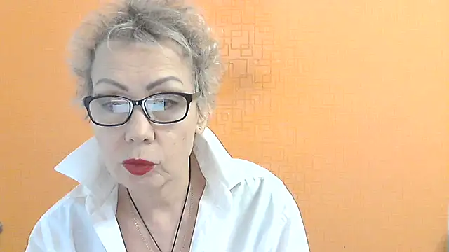 NessyJenixs online show from 12/18/25, 07:36