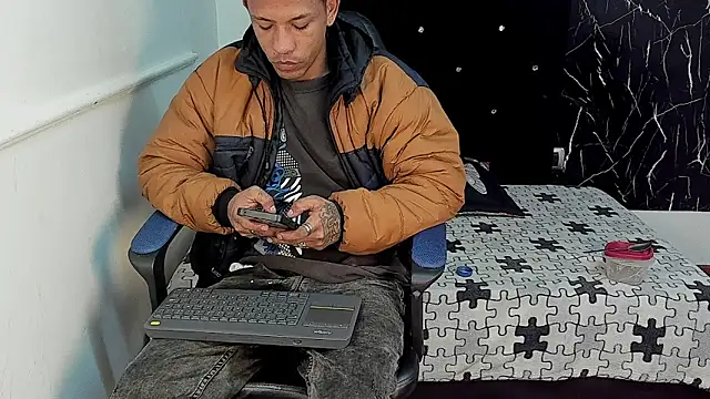 carlos alber12 online show from 10/11/25, 12:36