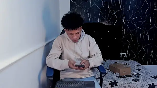 carlos alber12 online show from 11/04/25, 03:22